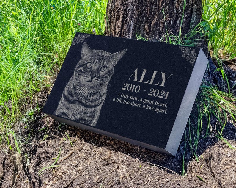 Personalized Pet Memorial Stone, Custom Grave Marker, Engraved Headstone for Cats & Dogs
