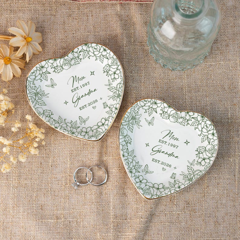Custom Grandma to Be Ring Dish, First Time Grandma Jewelry Dish