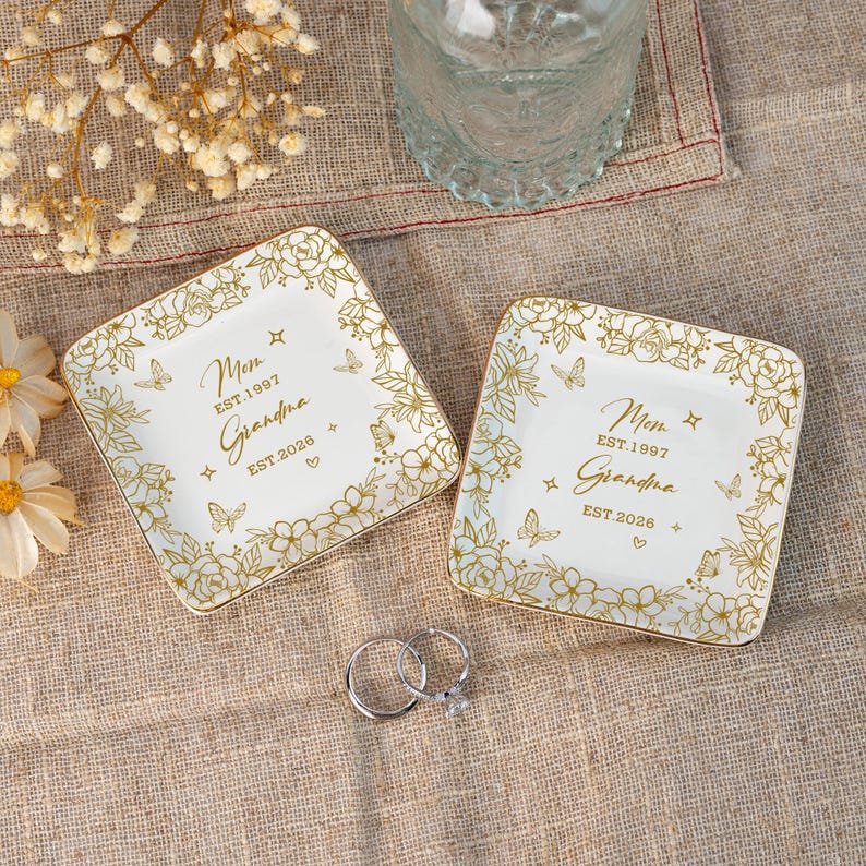 Custom Grandma to Be Ring Dish, First Time Grandma Jewelry Dish