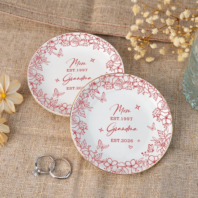 Custom Grandma to Be Ring Dish, First Time Grandma Jewelry Dish