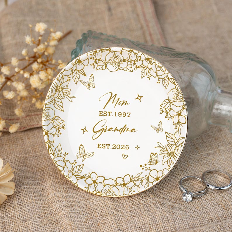 Custom Grandma to Be Ring Dish, First Time Grandma Jewelry Dish