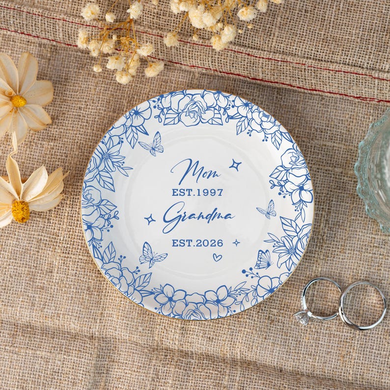 Custom Grandma to Be Ring Dish, First Time Grandma Jewelry Dish