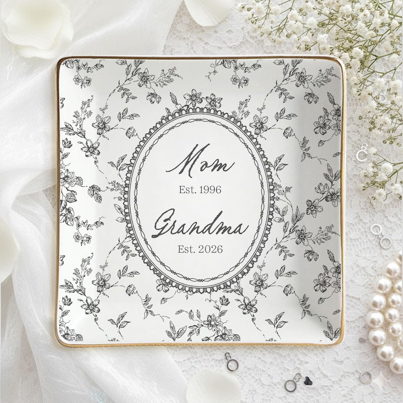 Personalized Toile de Jouy Grandma Est Ring Dish, Custom New Grandma Ceramic Jewelry Tray