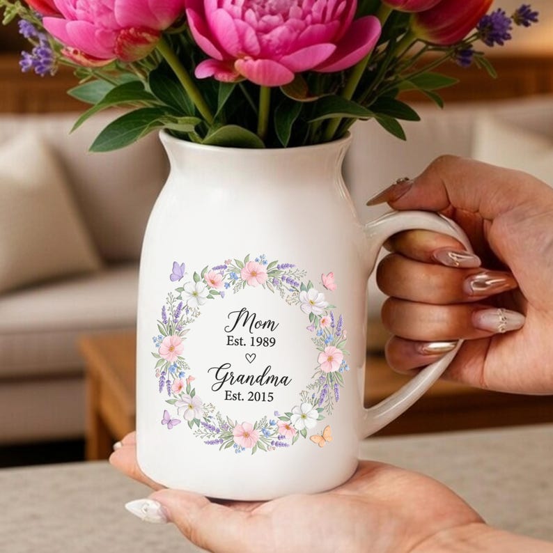 Custom First Mom Now Grandma Flower Vase, Pregnancy Announcement