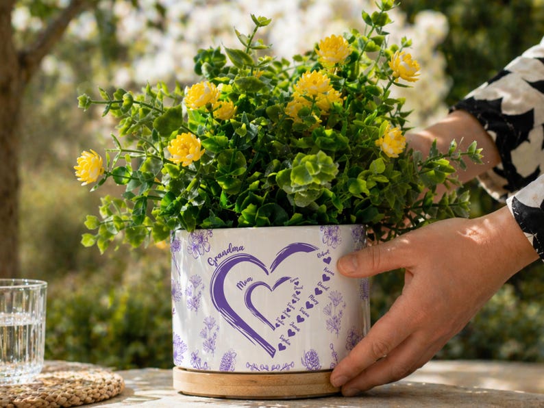 Personalized Mom And Grandma Heart Plant Pot, Mum-Nana Generation Flower Planter