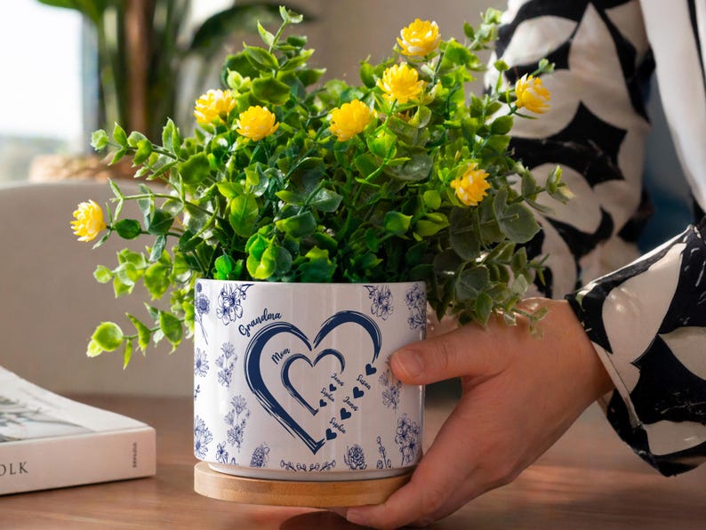 Personalized Mom And Grandma Heart Plant Pot, Mum-Nana Generation Flower Planter