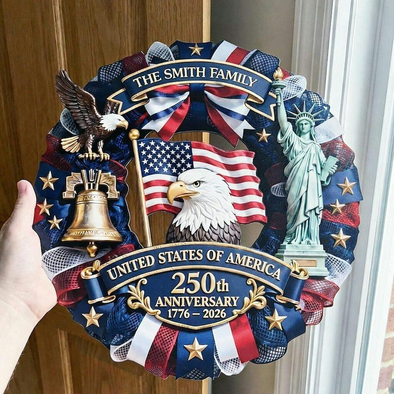 Personalized America 250th Anniversary Wood Wreath, 1776-2026 Semiquincentennial Family Name Sign