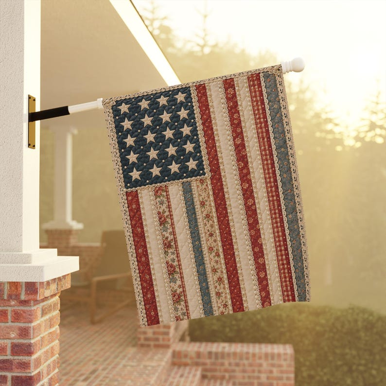 2D Faux Quilt American Flag Garden Flag, Vintage Patchwork Patriotic Yard Decor