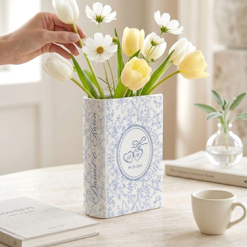 Toile Couple Ceramic Book Vase, Custom Wedding Gift, Bridal Shower Gift, Anniversary Gift