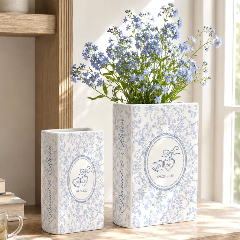 Toile Couple Ceramic Book Vase, Custom Wedding Gift, Bridal Shower Gift, Anniversary Gift