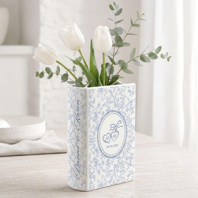 Toile Couple Ceramic Book Vase, Custom Wedding Gift, Bridal Shower Gift, Anniversary Gift