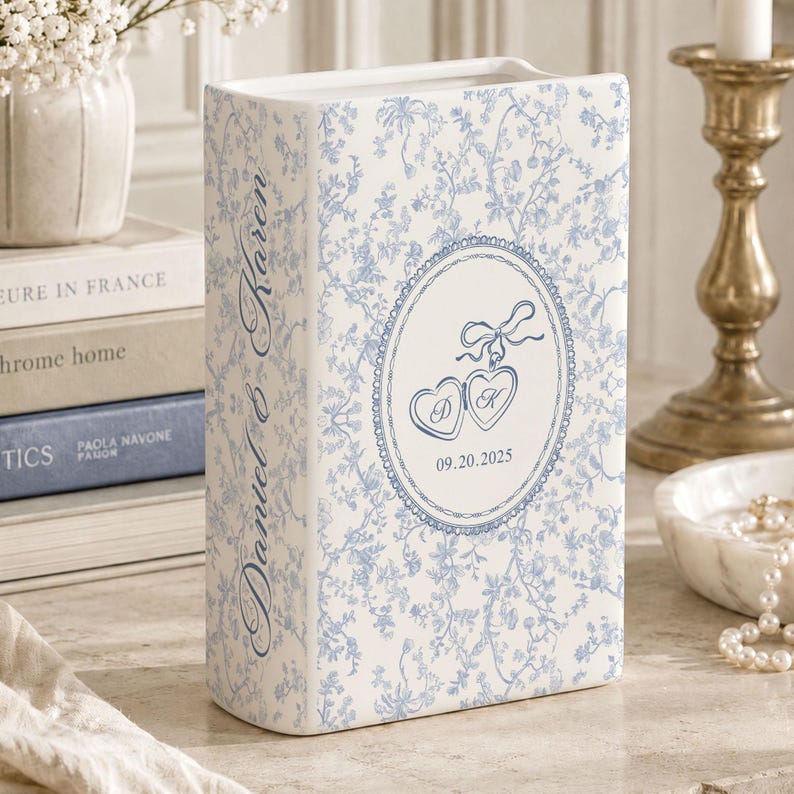 Toile Couple Ceramic Book Vase, Custom Wedding Gift, Bridal Shower Gift, Anniversary Gift