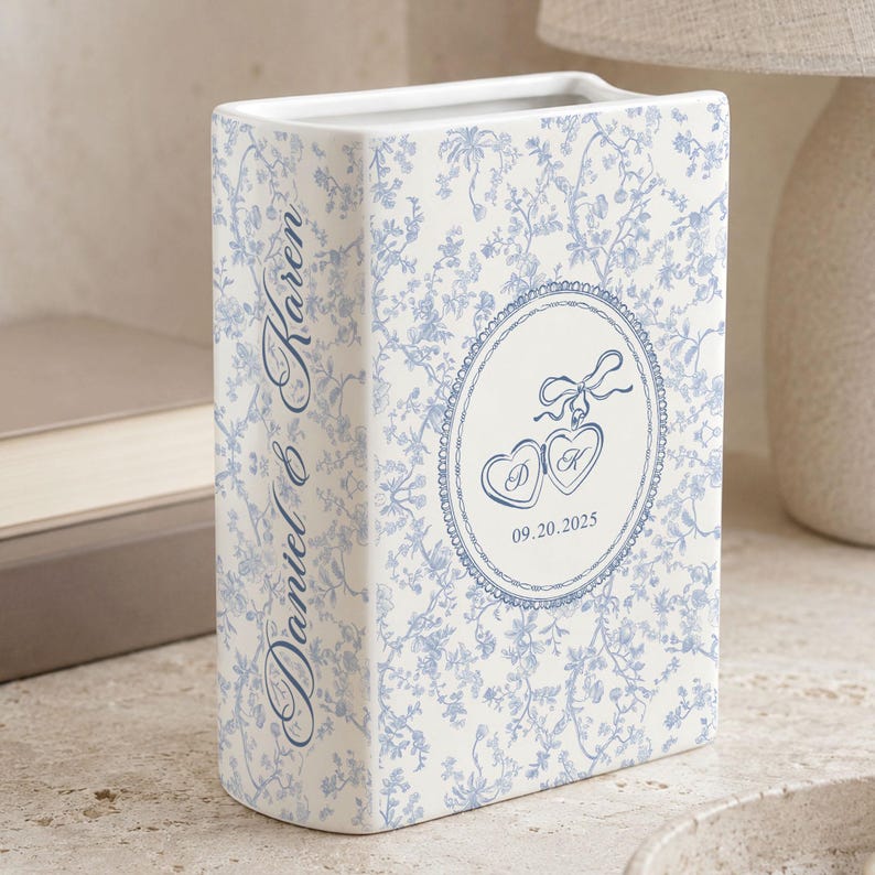 Toile Couple Ceramic Book Vase, Custom Wedding Gift, Bridal Shower Gift, Anniversary Gift