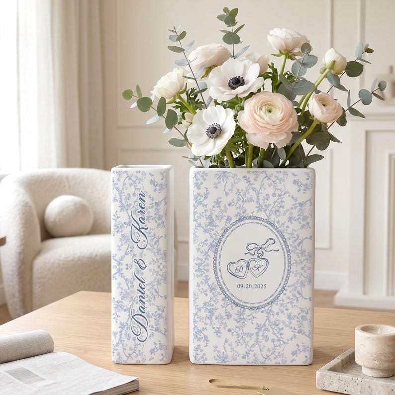 Toile Couple Ceramic Book Vase, Custom Wedding Gift, Bridal Shower Gift, Anniversary Gift