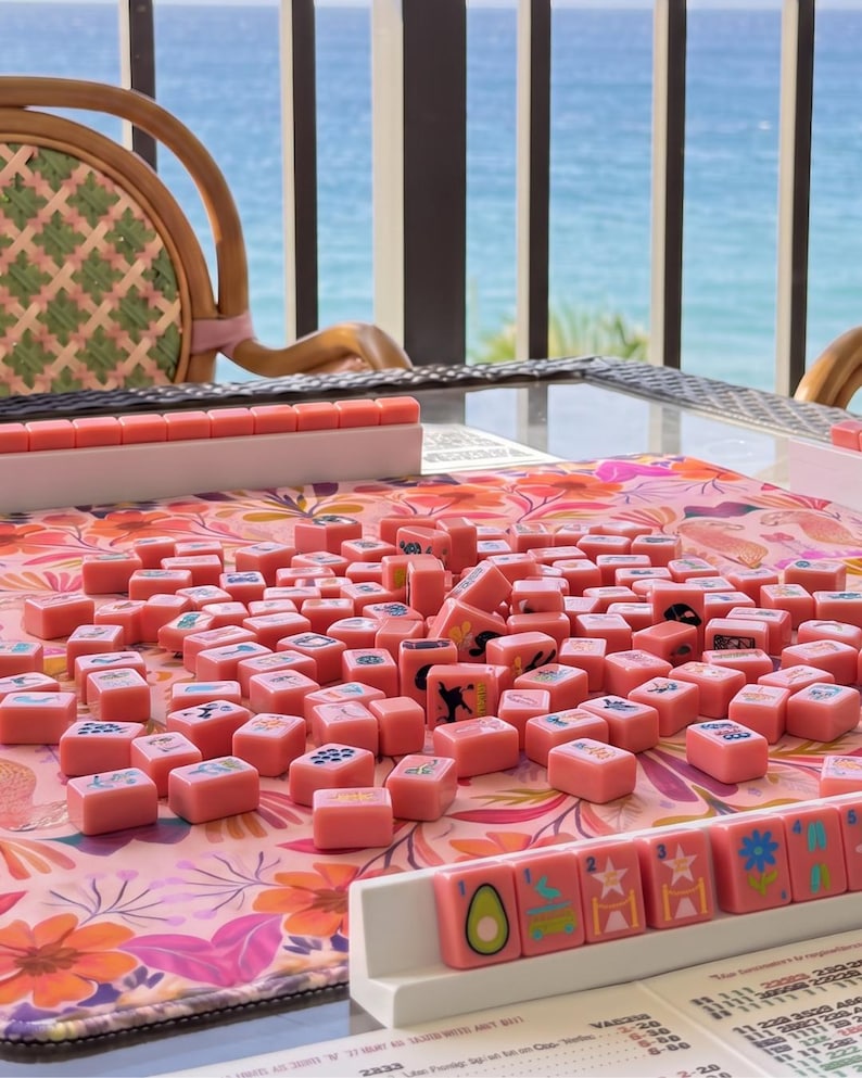 Betty Floral Leopard Mahjong Mat, Pink Cheetah Game Mat, Non Slip American Mahjong Table Cover