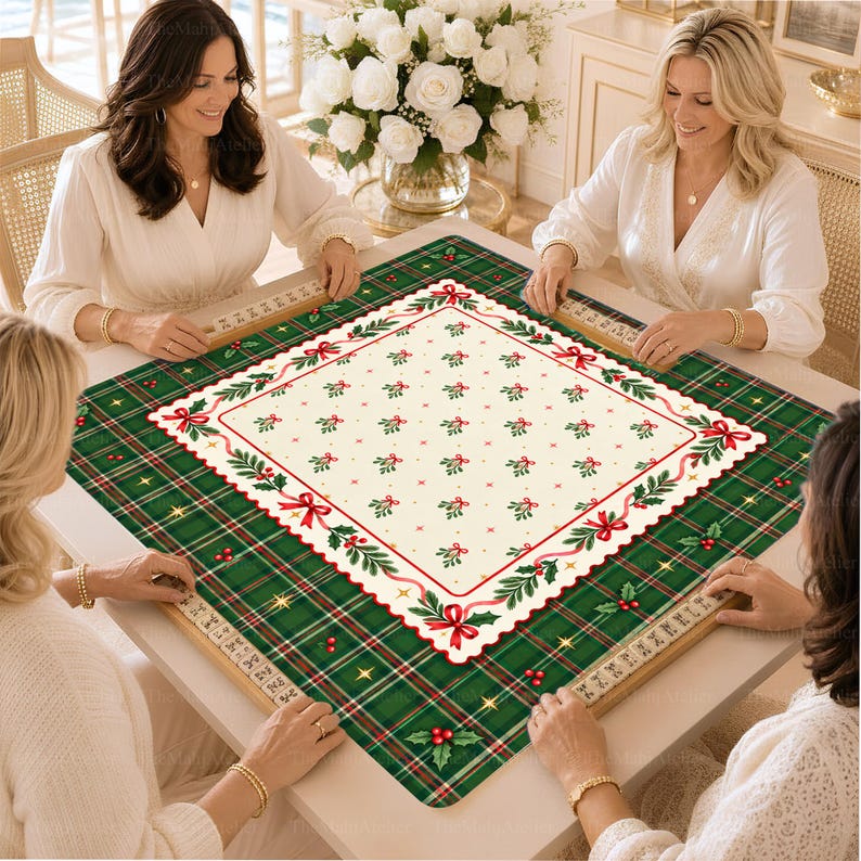 Scalloped Tartan & Mistletoe Mahjong Mat, Heritage Holly Berry Christmas Game Mat, Non-slip Table Cover